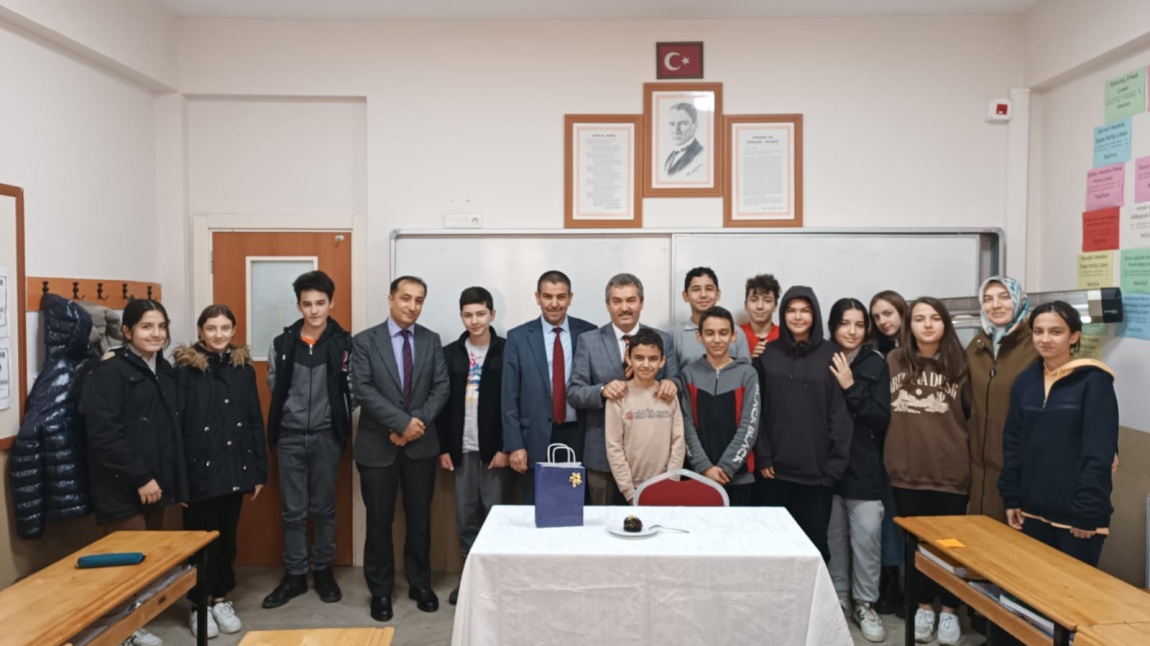 Kariyer Günleri Kapsamında 6. Seminerimizi İlçe Milli Eğitim Müdürümüz Halil İbrahim ZENGİN ile gerçekleştirdik.